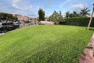 13305 Biscayne Island Terrace, North Miami, FL 33181 - Photo 38