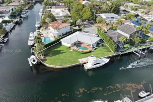 13305 Biscayne Island Terrace, North Miami, FL 33181 - Photo 2