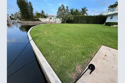 13305 Biscayne Island Ter, North Miami, FL 33181 - Photo 40