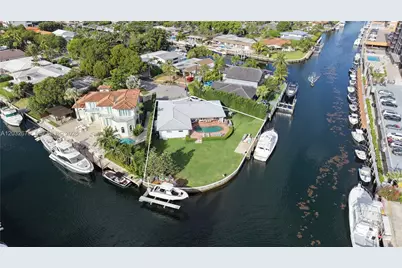 13305 Biscayne Island Ter, North Miami, FL 33181 - Photo 4