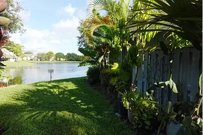 2038 Champions Way, North Lauderdale, FL 33068 - Photo 6