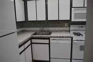 13100 SW 92nd Ave, Miami, FL 33176 - Photo 6
