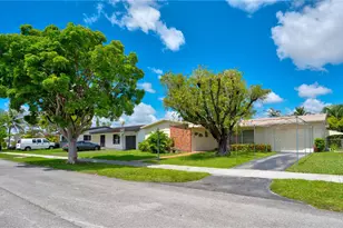 1730 SW 97th Pl, Miami, FL 33165 - Photo 8