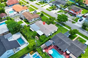 1730 SW 97th Pl, Miami, FL 33165 - Photo 6