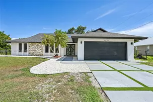3438 SE Hart Cir, Port Saint Lucie, FL 34984 - Photo 2