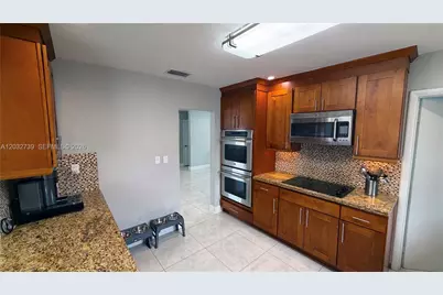 10455 SW 42nd Ter, Miami, FL 33165 - Photo 24