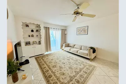 400 Kings Point Dr #309, Sunny Isles Beach, FL 33160 - Photo 2