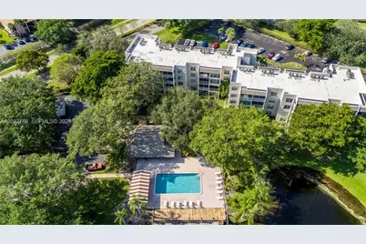 9340 Lagoon Pl #304, Davie, FL 33324 - Photo 22