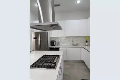 7433 NW 99th Ave, Doral, FL 33178 - Photo 10