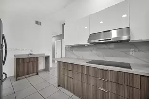 451 E 37th St, Hialeah, FL 33013 - Photo 10