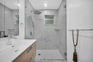 451 E 37th St, Hialeah, FL 33013 - Photo 24