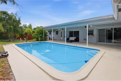 7421 NW 14th St, Plantation, FL 33313 - Photo 2