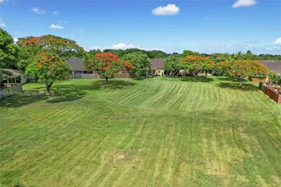 3245 NE 11 Dr, Homestead, FL 33033 - Photo 18