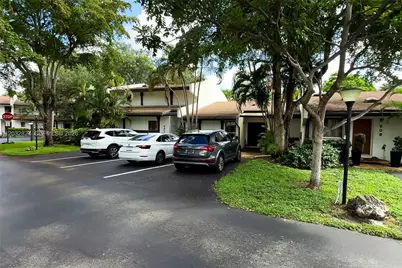 505 NE 199th Ln #2A, Miami, FL 33179 - Photo 1