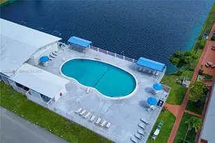 1050 SW 11th St, Hallandale Beach, FL 33009 - Photo 24