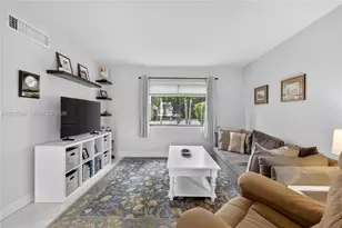 8210 SW 96th Ct, Miami, FL 33173 - Photo 4