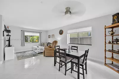 8210 SW 96th Ct, Miami, FL 33173 - Photo 12