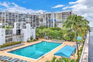 1000 Parkview Dr, Hallandale Beach, FL 33009 - Photo 28