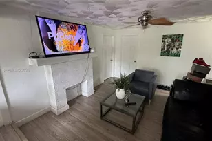 261 NW 139th St, Miami, FL 33168 - Photo 6