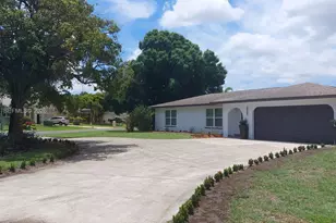 320 SE 15th Pl, Cape Coral, FL 33990 - Photo 1