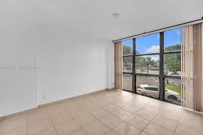1000 Parkview Dr #229, Hallandale Beach, FL 33009 - Photo 22