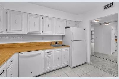 1000 Parkview Dr #229, Hallandale Beach, FL 33009 - Photo 14