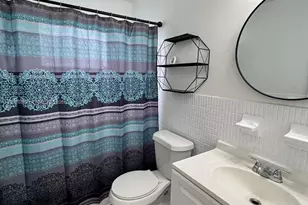 705 NE 2nd St, Hallandale Beach, FL 33009 - Photo 16