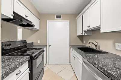2303 N Congress Ave #27, Boynton Beach, FL 33426 - Photo 10