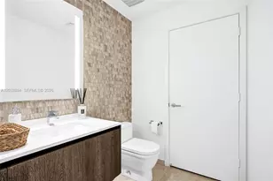 88 SW 7th St, Miami, FL 33130 - Photo 16
