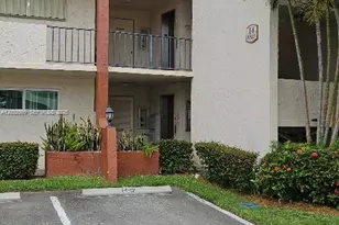 9823 S Hollybrook Lake Dr, Pembroke Pines, FL 33025 - Photo 32
