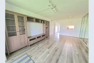 9041 Sunrise Lakes Blvd #106, Sunrise, FL 33322 - Photo 10