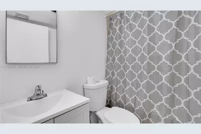 546 SW 1st St #603, Miami, FL 33130 - Photo 14