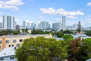 546 SW 1st St, Miami, FL 33130 - Photo 10