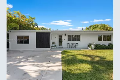 1945 Alamanda Dr, North Miami, FL 33181 - Photo 4
