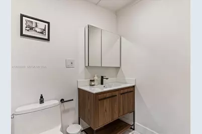 1945 Alamanda Dr, North Miami, FL 33181 - Photo 50