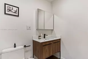 1945 Alamanda Dr, North Miami, FL 33181 - Photo 50