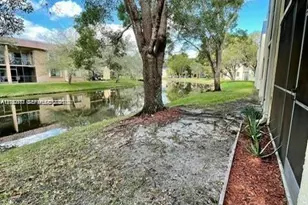 183 Lakeview Dr, Weston, FL 33326 - Photo 2