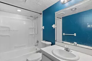 4172 Inverrary Dr, Lauderhill, FL 33319 - Photo 14