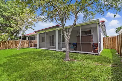 3090 SE 7th Pl, Homestead, FL 33033 - Photo 2