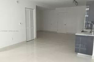 31 SE 6th St, Miami, FL 33131 - Photo 6