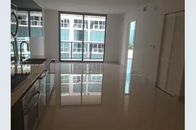 31 SE 6th St #1106, Miami, FL 33131 - Photo 2