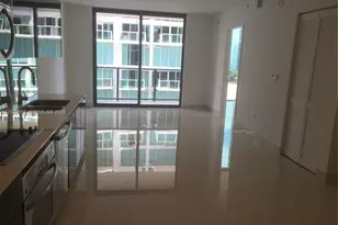31 SE 6th St, Miami, FL 33131 - Photo 2