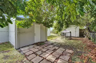 1140 N 74th Way, Hollywood, FL 33024 - Photo 46