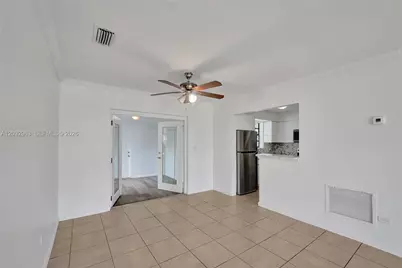 1140 N 74th Way, Hollywood, FL 33024 - Photo 10