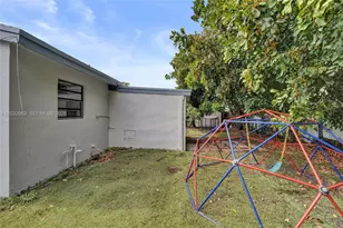 1140 N 74th Way, Hollywood, FL 33024 - Photo 44