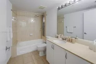 1750 N Bayshore Dr, Miami, FL 33132 - Photo 24