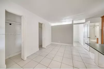 4081 N Dixie Hwy #27, Oakland Park, FL 33334 - Photo 8