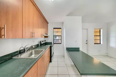 4081 N Dixie Hwy #27, Oakland Park, FL 33334 - Photo 6