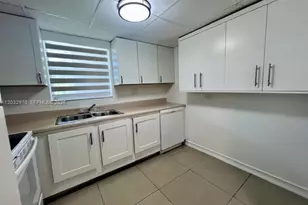 9359 N Fontainebleau Blvd, Miami, FL 33172 - Photo 6