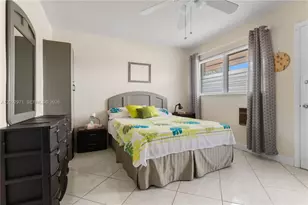 725 SW 11th Ave, Hallandale Beach, FL 33009 - Photo 16